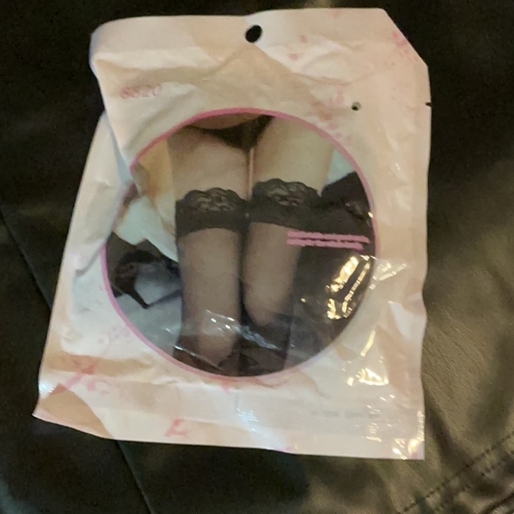 Cupshe Black Faux Leather Notched Hem Mini Skirt with free thigh high stockings - Picture 3 of 7